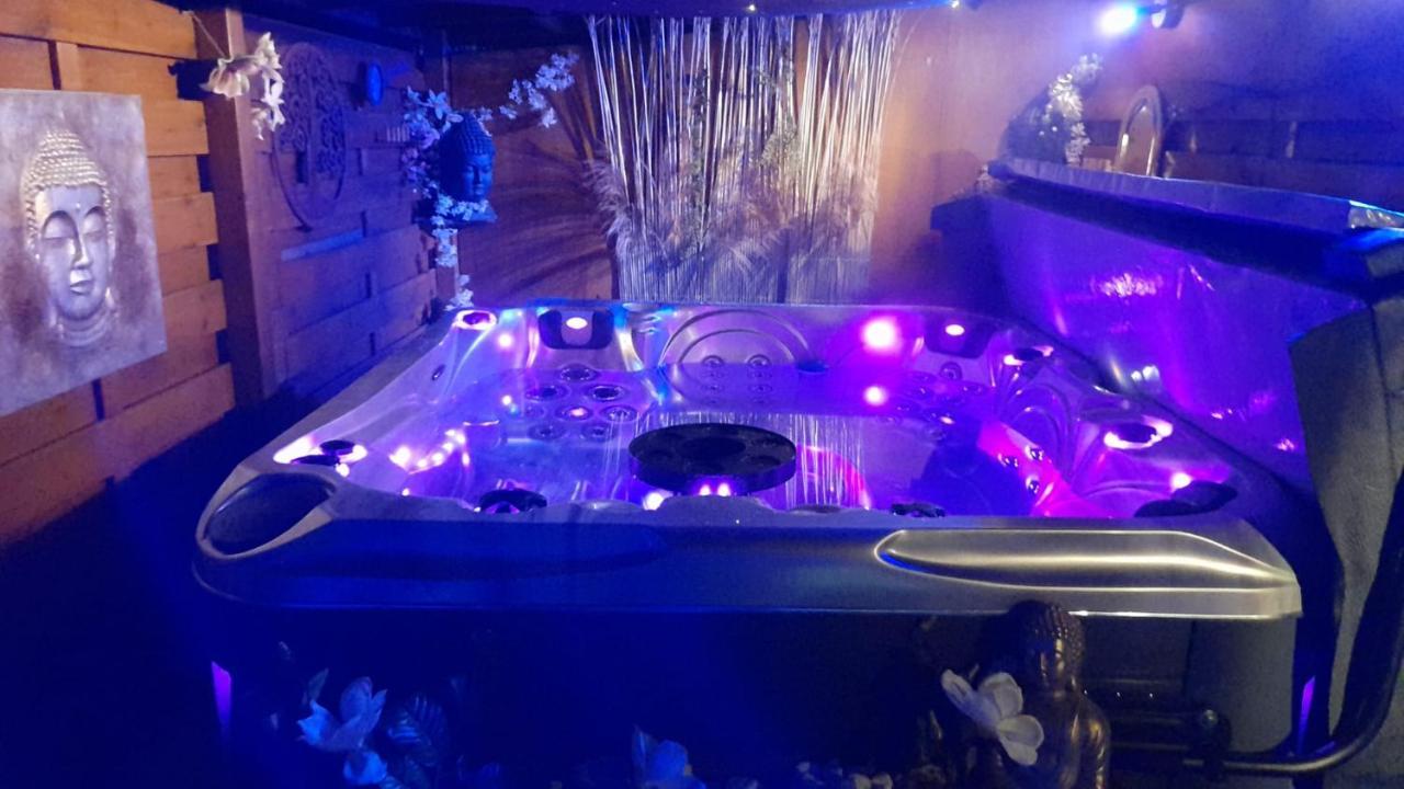 Le Feerica Hotel Érezée Екстериор снимка